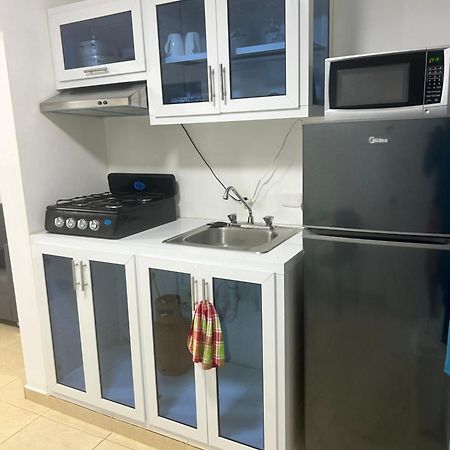 Hillmon'S Hotel Bar Lounge Sosúa Екстериор снимка