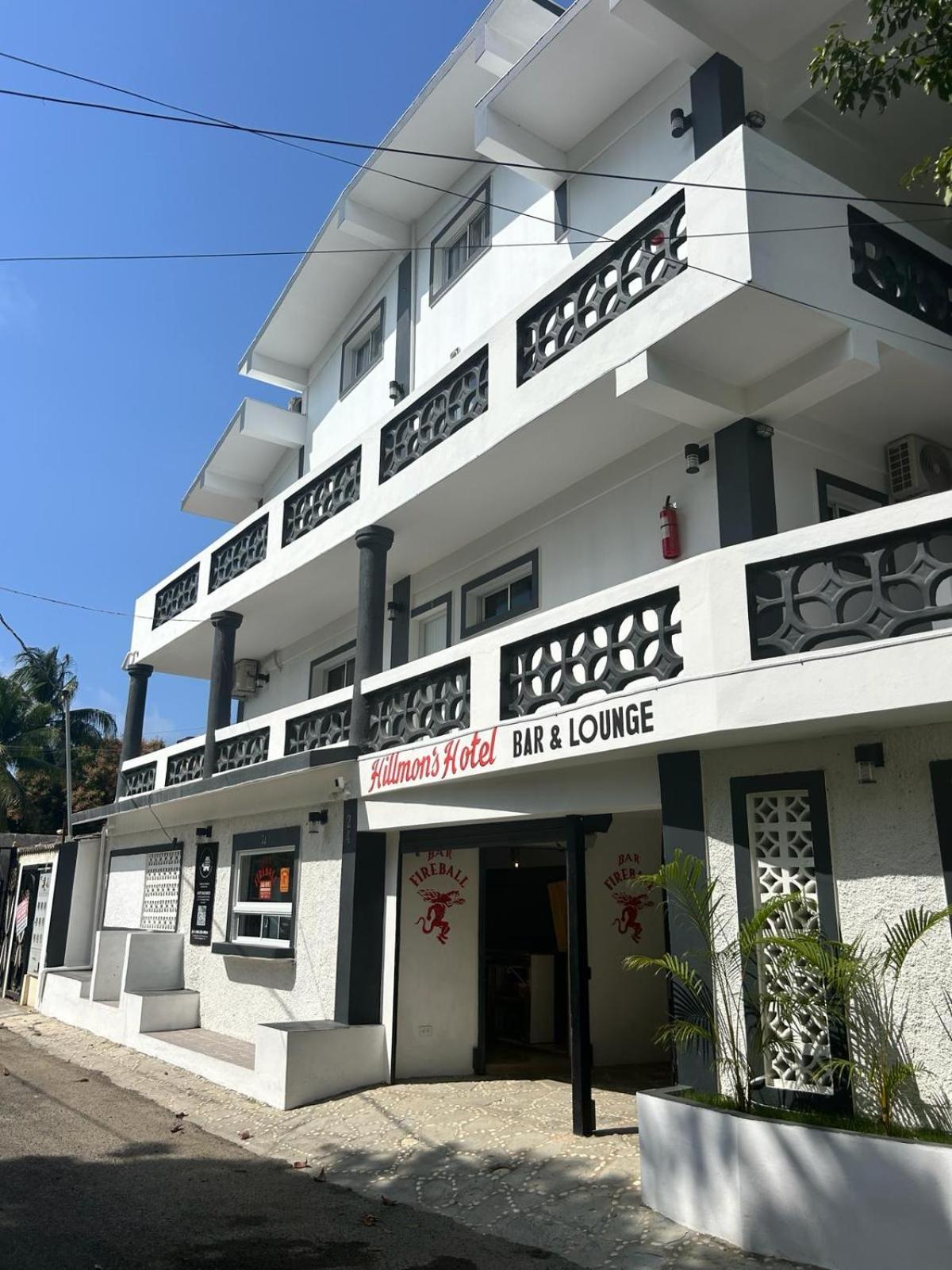 Hillmon'S Hotel Bar Lounge Sosúa Екстериор снимка